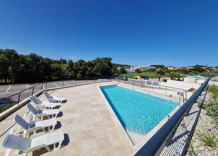 Seaside 8 Banjole